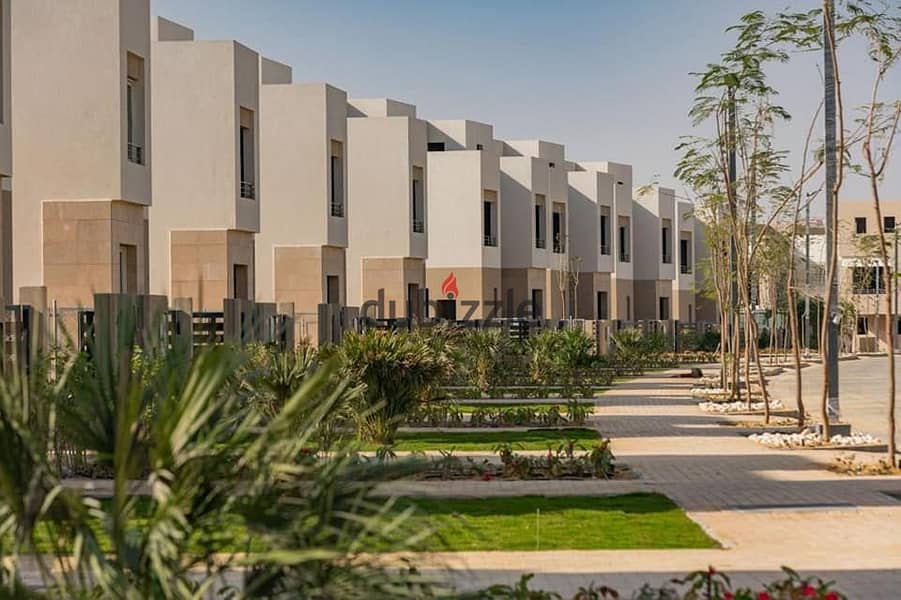 للبيع فيلا 220م مستقلة Tybe M داخل كمبوند The Crown Palm Hills 7