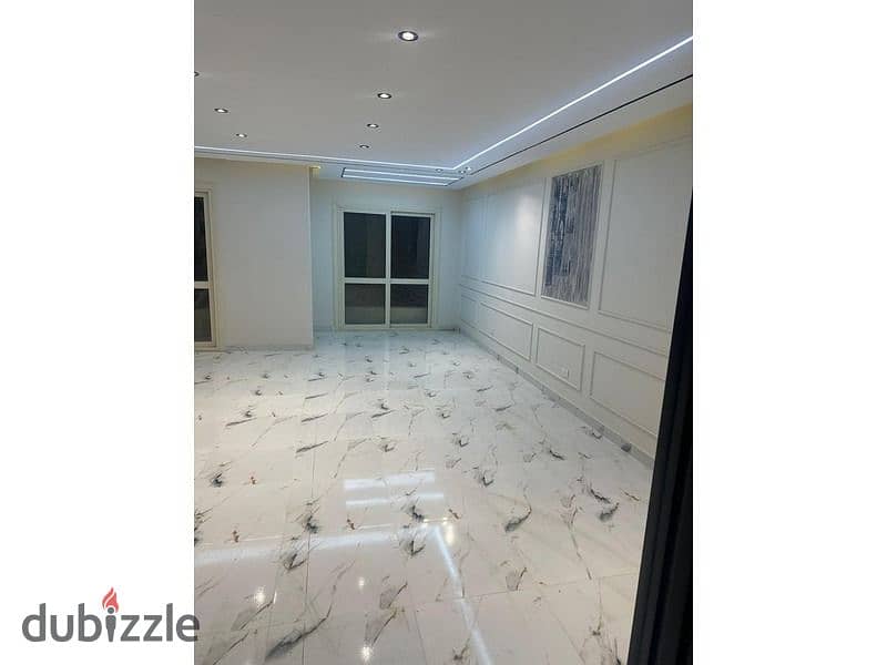 For sale apartment in Al Khamayel city Sheikh Zayed floor 1 ultralux 170 m 5