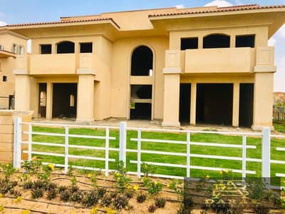 LUXURY VILLA FOR SALE IN MADINATY VIEW LAKES