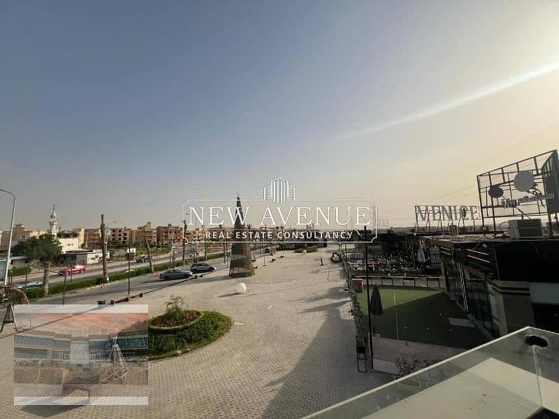 Retail 110 sqm indoor with 270 sqm outdoor in City Park 7