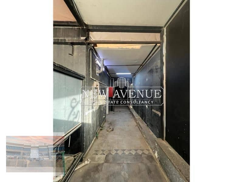 Retail 110 sqm indoor with 270 sqm outdoor in City Park 10