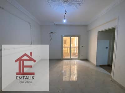 For sale a distinctive apartment in the southern lotus, area of 115 square meters, Master bedroom with large private bathroom Spacious bedroom