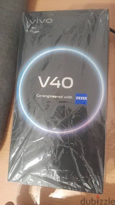 Vivo V40 12 GB ram 256 Gb storage