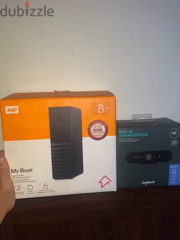 Logitech Brio 4K Stream Edition And Hard WB My book 8TB 2