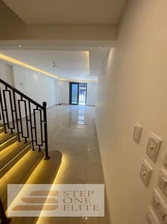 Duplex 185m for sale, immediate delivery, with a direct view of the pyramids 0