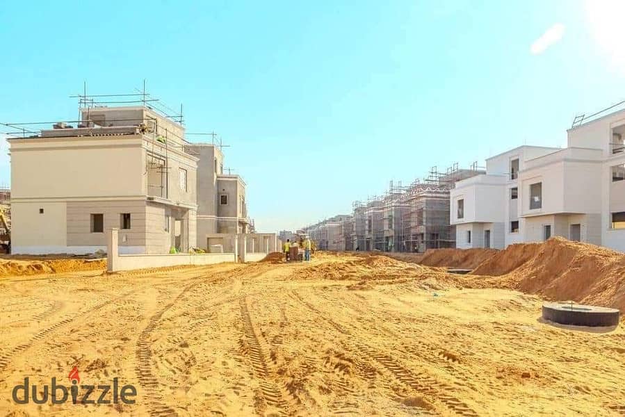 "Townhouse with Emaar in Sheikh Zayed at an attractive price, with payment and installments in Egyptian pounds. " 2