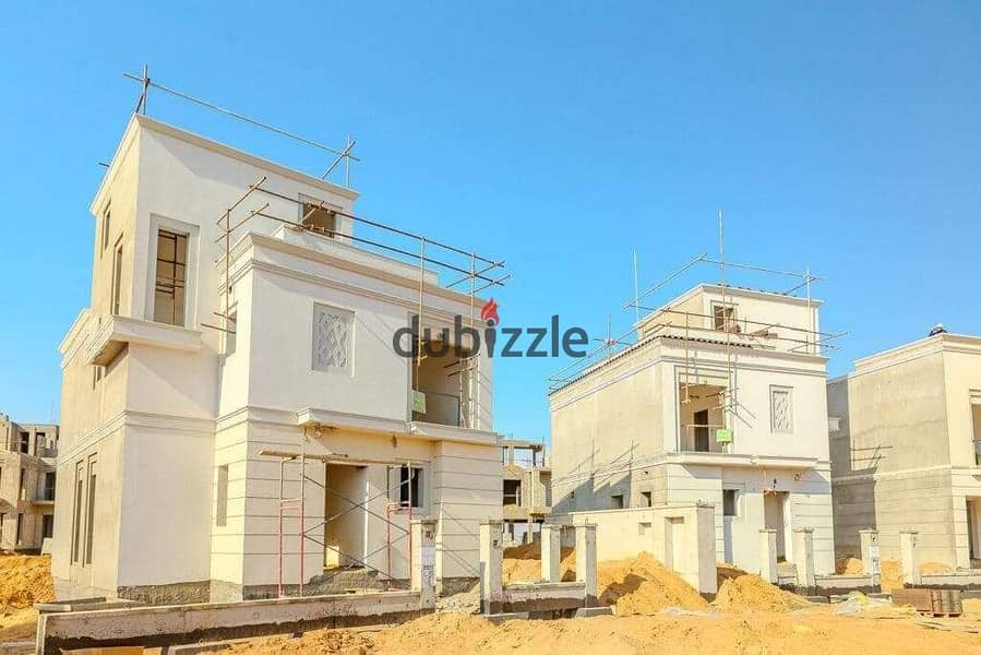 "Townhouse with Emaar in Sheikh Zayed at an attractive price, with payment and installments in Egyptian pounds. " 4