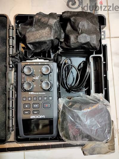 Zoom H6 All Black 6-Input / 6-Track Portable Handy Recorder