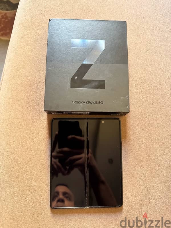 Samsung Galaxy Z fold 3 7