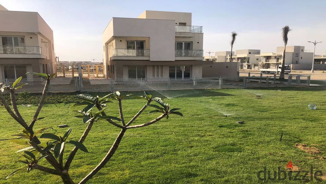 تاون هاوس كورنر ريسيل على الclub house استلام فوري في كمبوند المقصد  Al Maqsad Compound 4