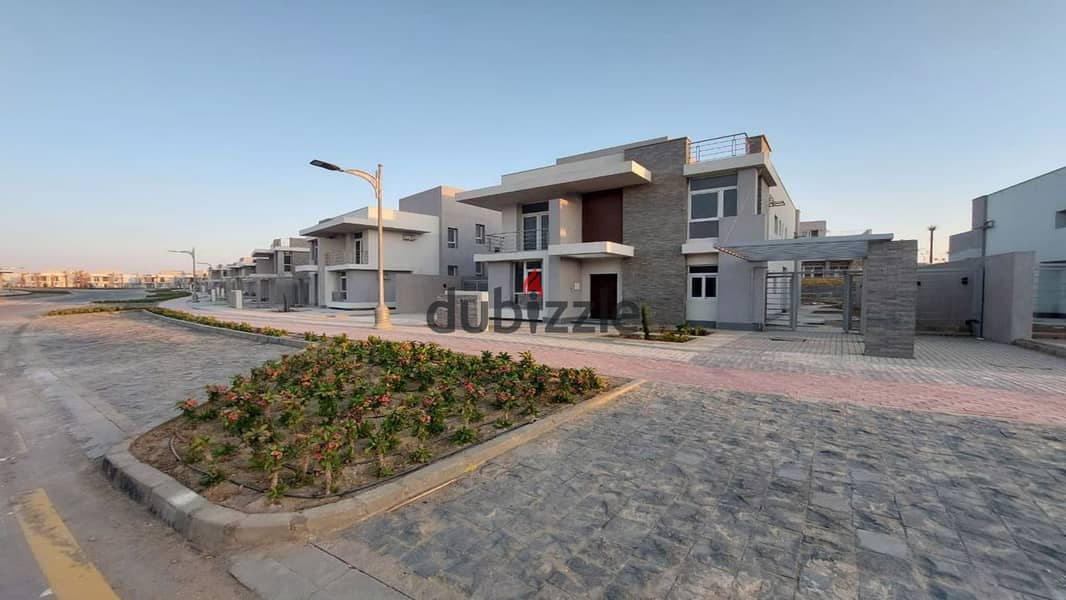 townhouse Corner for sale view club house ready to move in Al Maqsad Compound 5