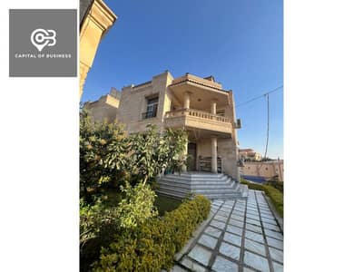 Villa for sale in Zahrat El Tagamoa Compound from the owner, 7 rooms, garden view and swimming pool