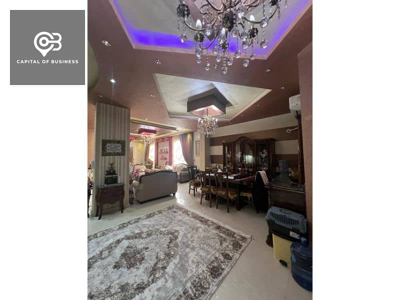 Villa for sale in Zahrat El Tagamoa Compound from the owner, 7 rooms, garden view and swimming pool 1