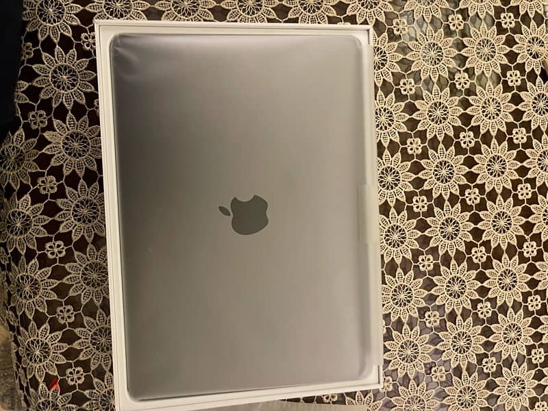 Apple Macbook - Ram 8 GB - 512GB Storage بحاله الزيرو لم يستخدم 0