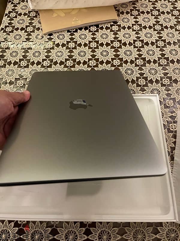 Apple Macbook - Ram 8 GB - 512GB Storage بحاله الزيرو لم يستخدم 3