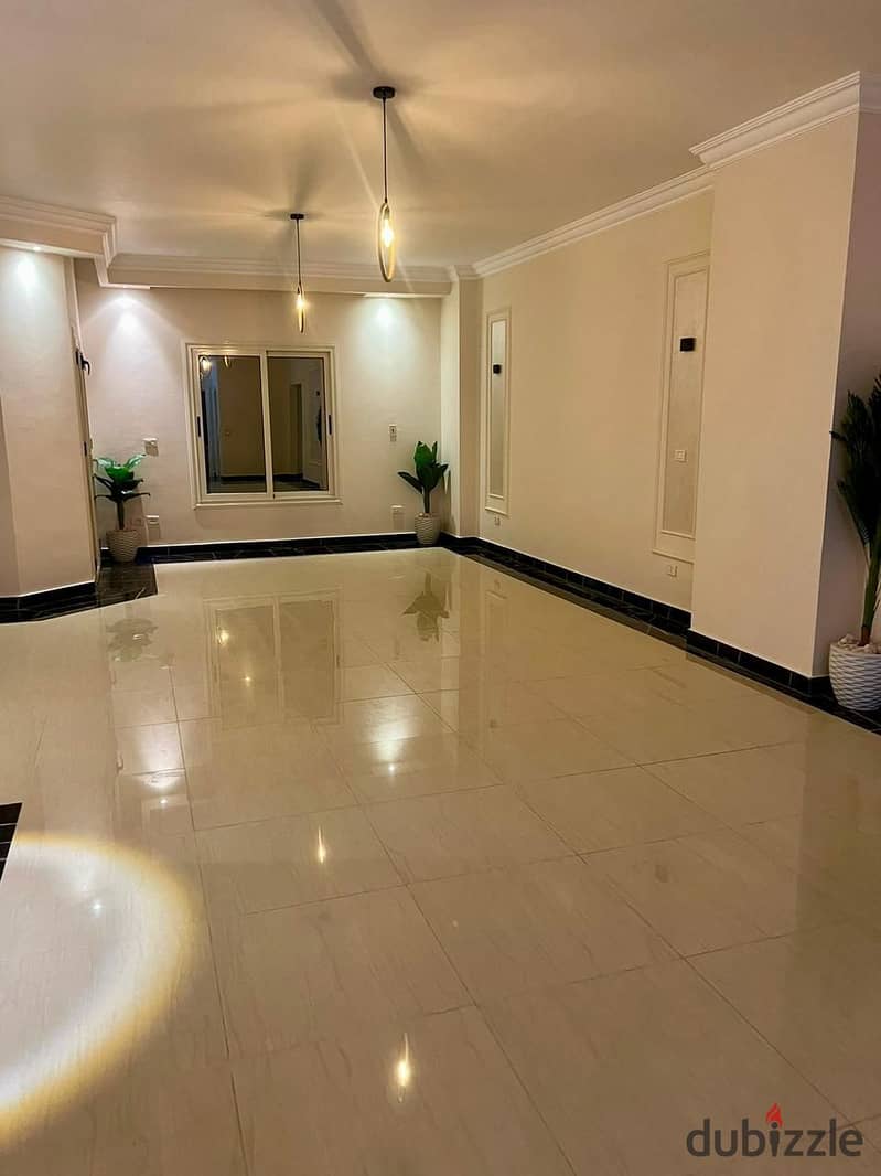 Apartment ultra super lux  for rent next to gate 4 , American University, Fifth Settlement new cairo 4