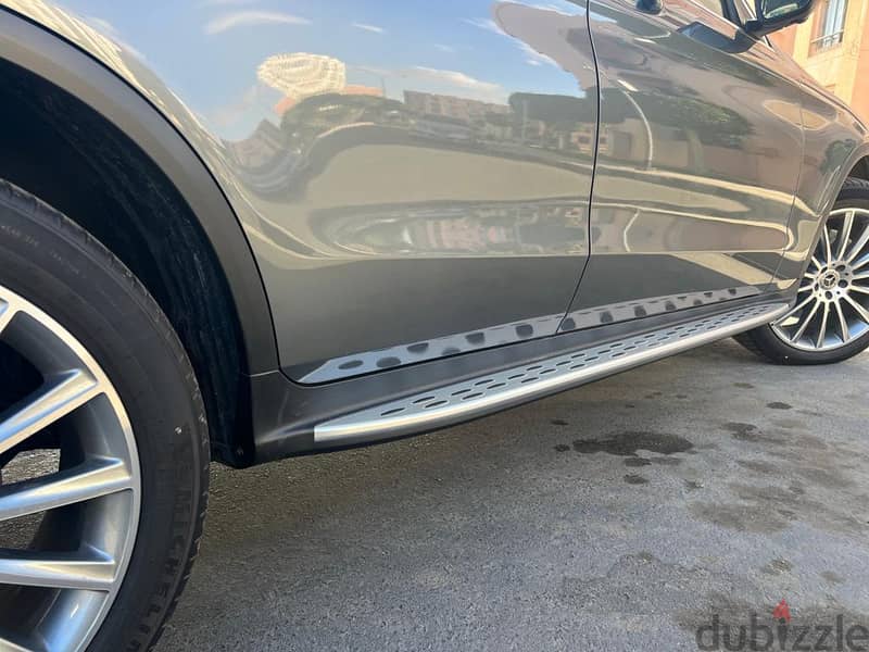 بسعر تجارى لسرعة البيع GLC300 E 4 Matic AMG MODEL 2022 3