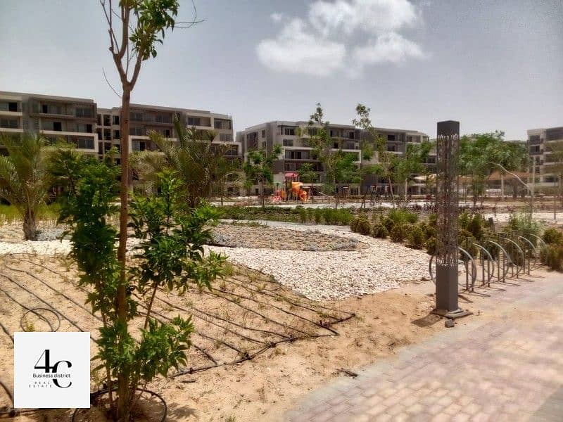 Apartment corner 172m the lowest price in market prime location on a lagoon fully finished with air conditioners installments in Palm Hills New cairo 7