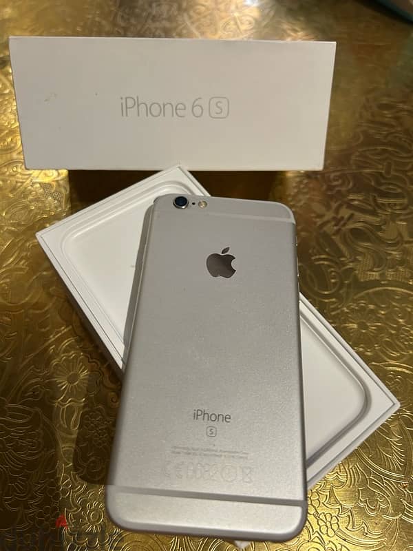 أيفون 6S بحالة ممتازة 0