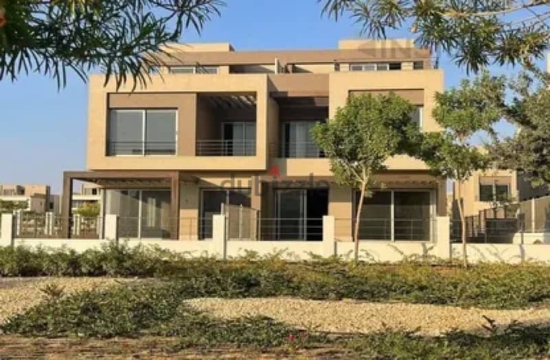 فيلا مستقلة في كمبوند بالم هيلز التجمع فوري 300م Palm hills new cairo 1