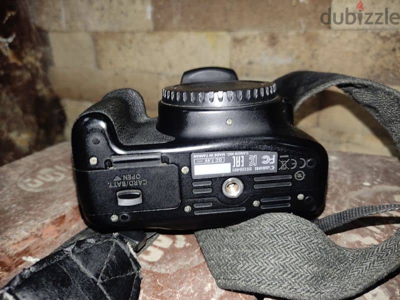 canon 1200d body 3