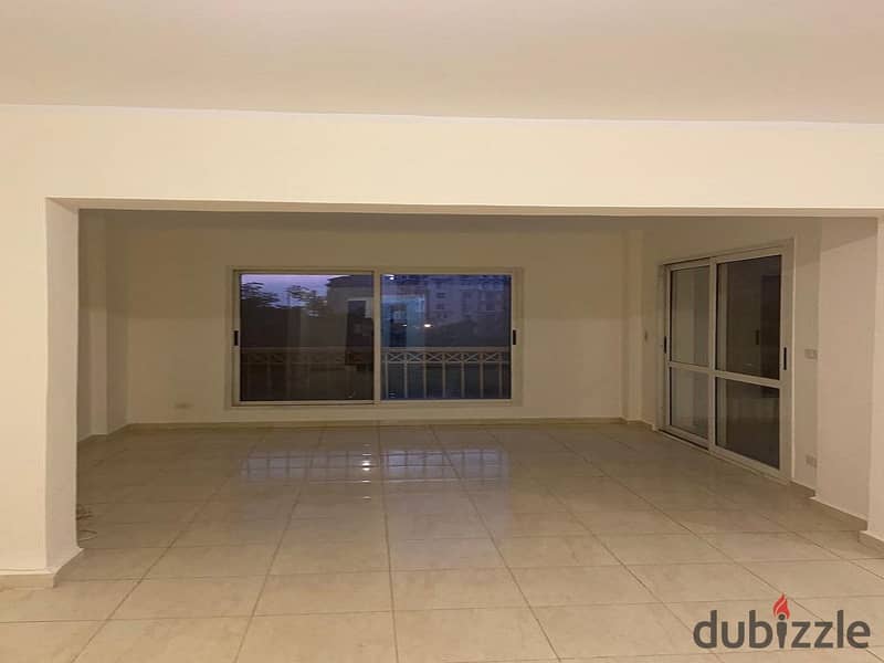 In Madinaty, a vacant apartment for rent, area of ​​205 square meters, view garden, in front of Metro Market and El-Ezaby Pharmacy, steps to Open Air 3