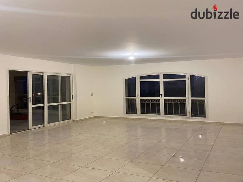 In Madinaty, a vacant apartment for rent, area of ​​205 square meters, view garden, in front of Metro Market and El-Ezaby Pharmacy, steps to Open Air 5