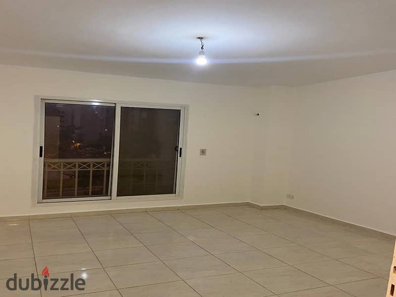 In Madinaty, a vacant apartment for rent, area of ​​205 square meters, view garden, in front of Metro Market and El-Ezaby Pharmacy, steps to Open Air 7