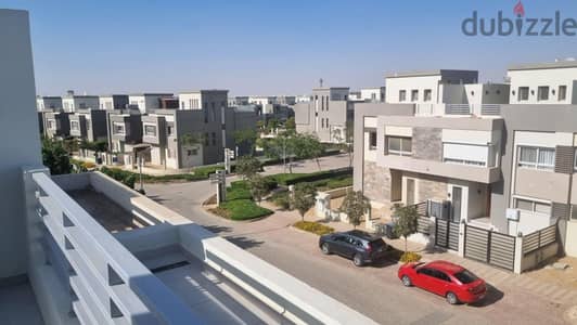 فيلا تاون بتشطيب فاخر ريسيل في هايد باركVilla Town Resale In Hyde Park