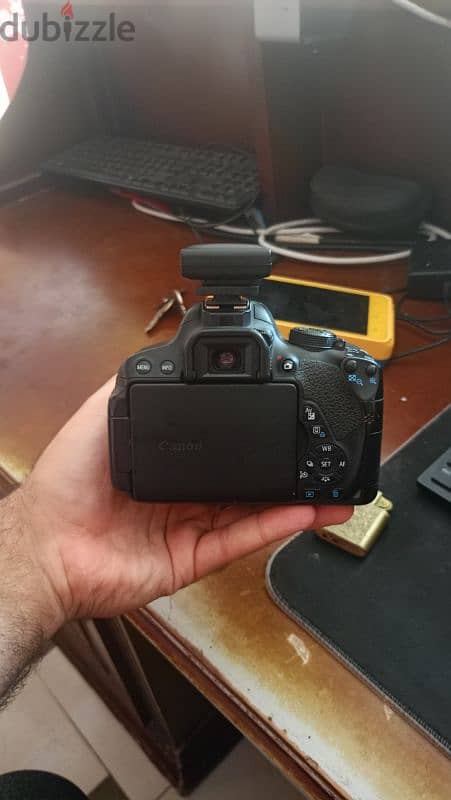 Canon 700d + 50 mm flash 520 للبيع تم تنزيل السعر لسرعة البيع 2