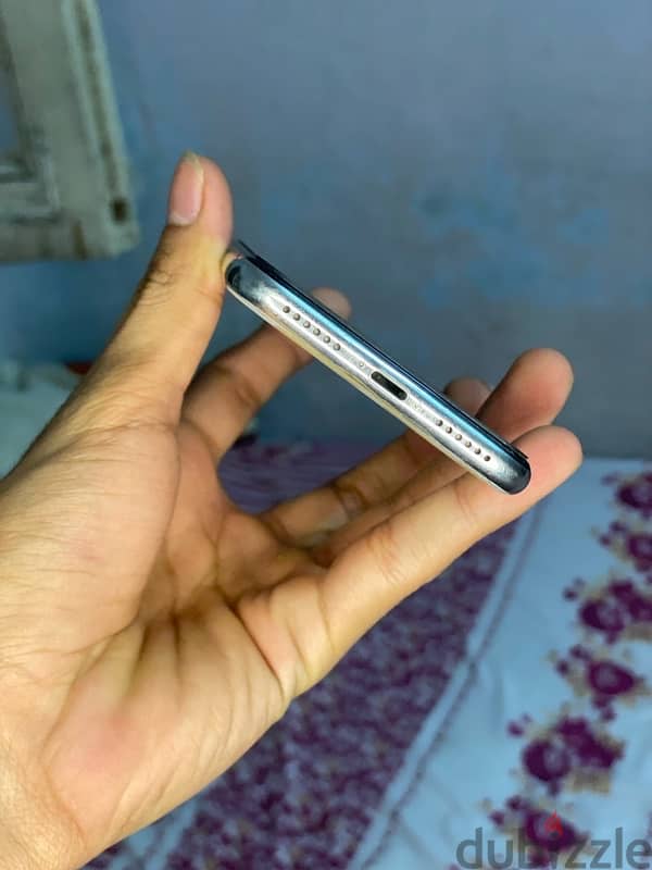 iPhone X 6