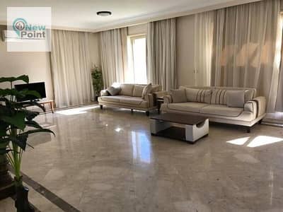 تطرح شركة مراكز دوبلكس مع جاردن متشطبة بالتكييفات في التجمع   كمبوند Crescent walk New Cairo