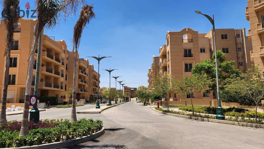 Penthouse, close to receipt, with installments over 7 years, in Sheikh Zayed 1