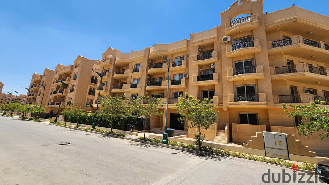 Penthouse, close to receipt, with installments over 7 years, in Sheikh Zayed 3