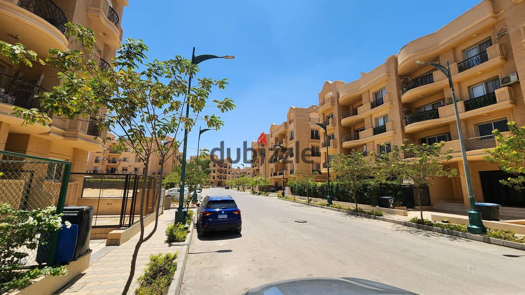 Penthouse, close to receipt, with installments over 7 years, in Sheikh Zayed 4