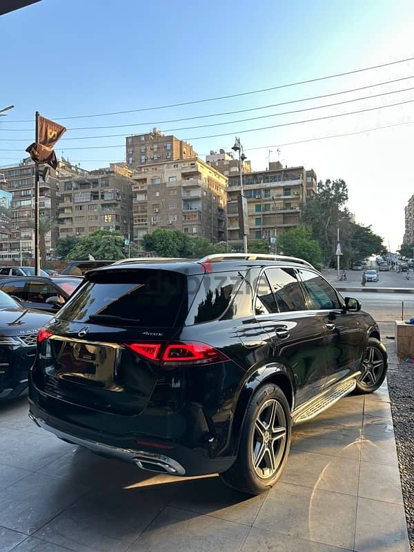 Mercedes-Benz GLE-Class 2023 كسر زيرو 2