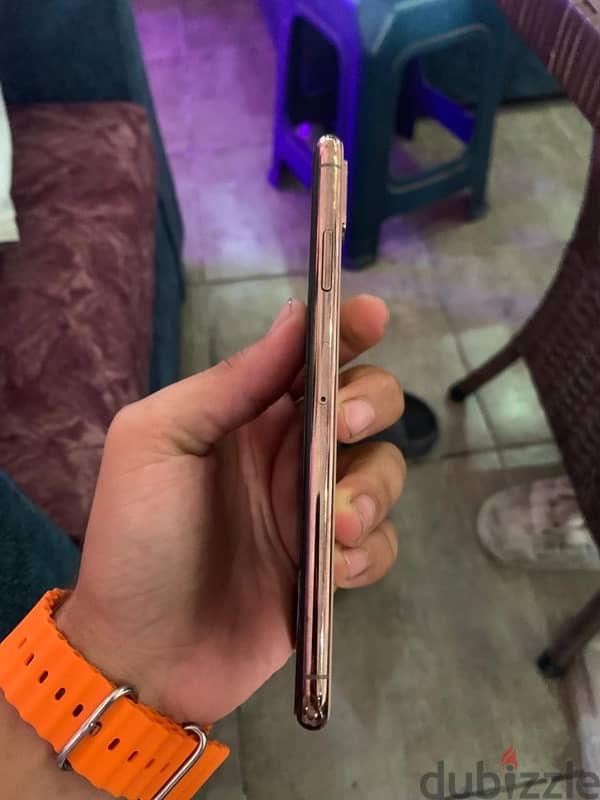 آيفون xs max 5