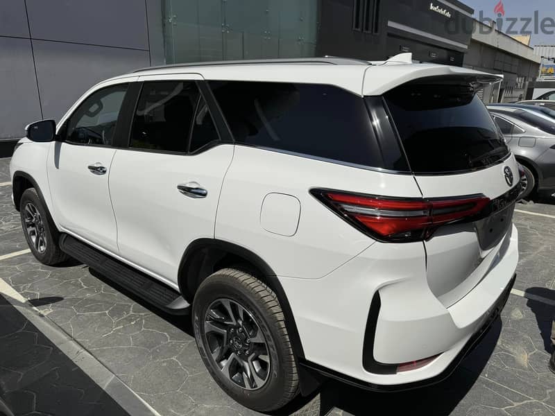 Toyota Fortuner 2025 Sport - بدون مقدم او بدون حظر !! 3