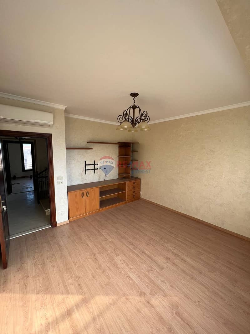 Middle townhouse for sale in Al Reem Residence 0