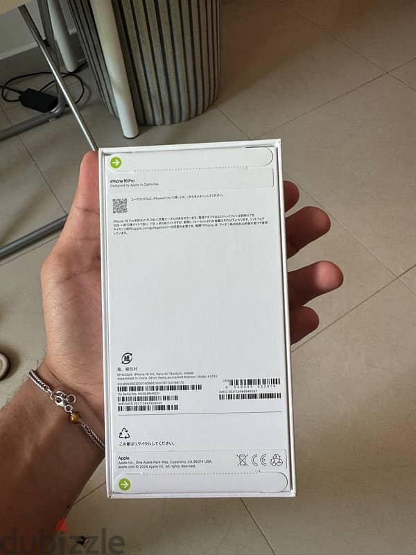 iPhone 16 Pro 256 GB Titanium Silver (Sealed) 2