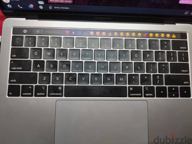 macbook pro 2018 core i7 16 giga ram storge 256 giga 1