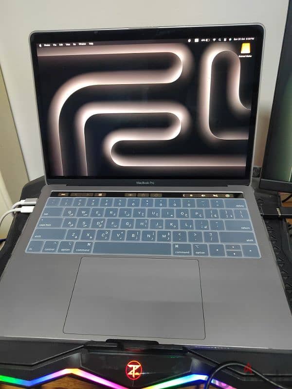 macbook pro 2018 core i7 16 giga ram storge 256 giga 2