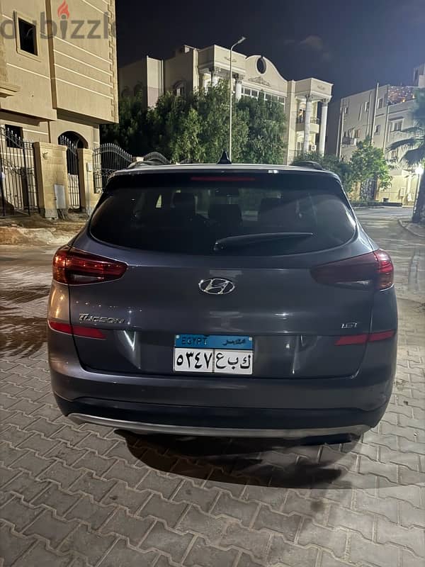 Hyundai Tucson 2019 1.6T - Red Floor 5