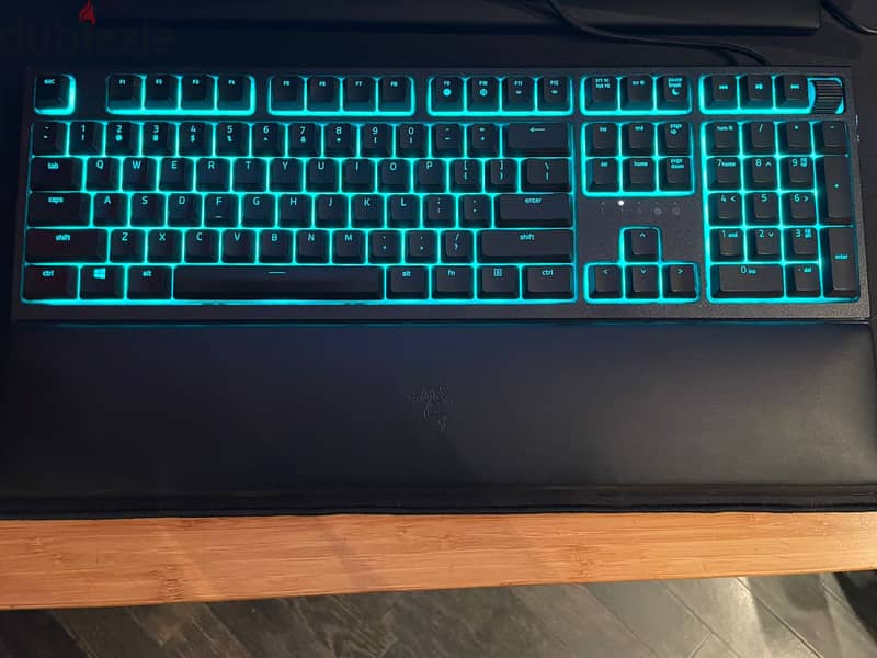 Razer Oranata V2 - Hybrid Chroma RGB Gaming Keyboard 1