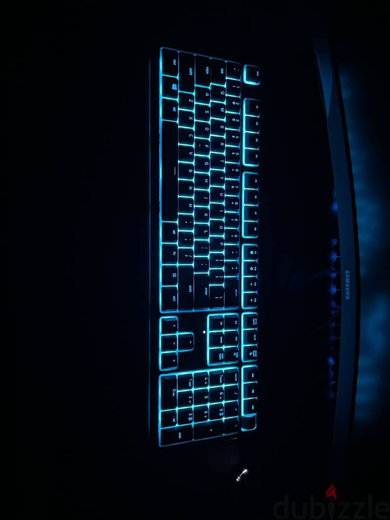 Razer Oranata V2 - Hybrid Chroma RGB Gaming Keyboard 2