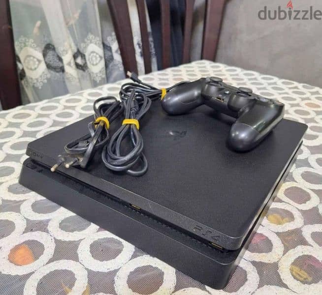 PlayStation 4 slim 0