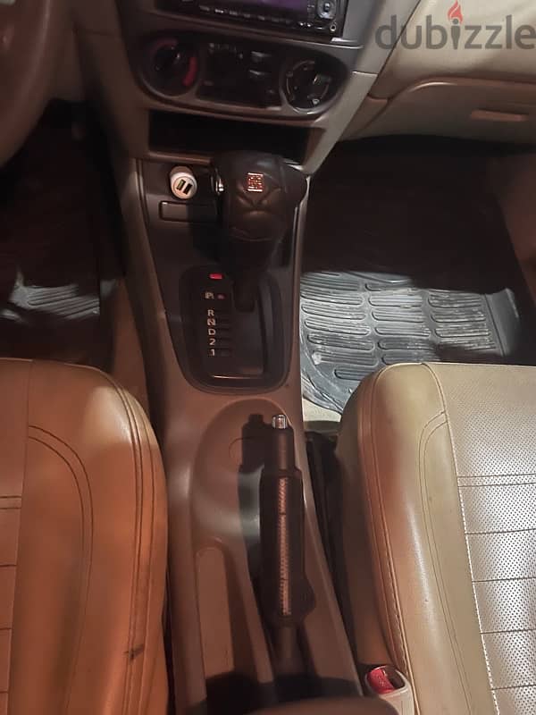 Nissan Sunny 2009 6