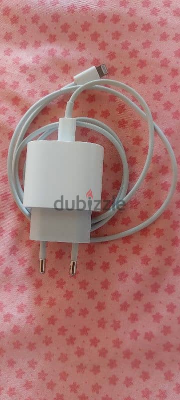 Original charger شاحن ايفون 13 برو 20 واط بحالة الزيرو