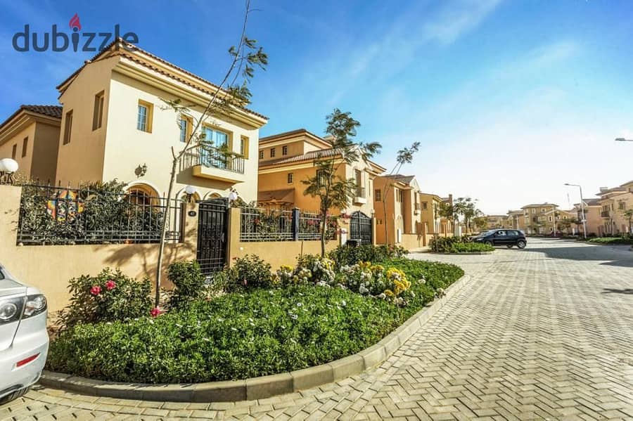 Town house for sale 215m in new cairo hyde park compound golden square 4