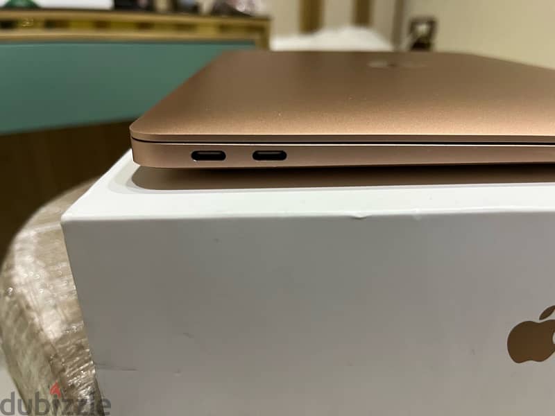 MacBook Air 2020 M1 96% KSA Full box ماك بوك اير ام ١ 10